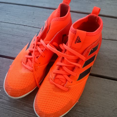 Fotballsko Adidas innendørs str 36