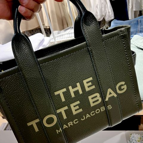 Marc Jacobs tore bag