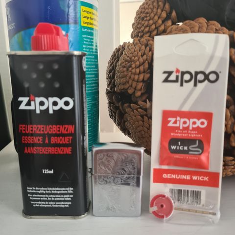 Zippo + gass/ zippo bensin  +tenner +++