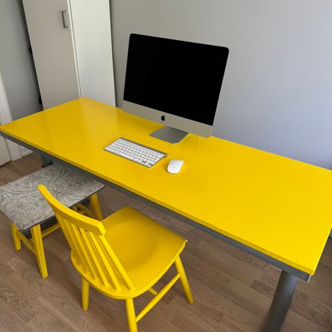 Ny Pris! Gult er kult! - Ikea Galant skrivebord 160x60 cm og skammel