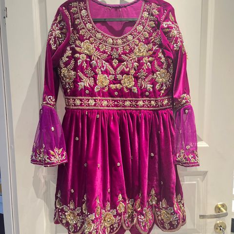 pakistansk peplum kjole