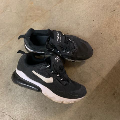 Nike sko  str 35,5