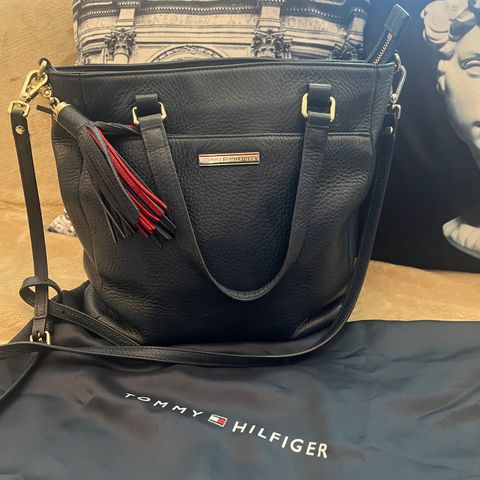 Tommy Hilfiger veske