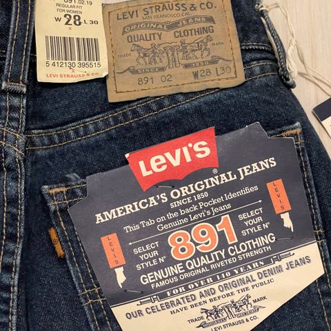 Vintage 90’s Levis 891 High Waisted Jeans With Tapered Leg - W:28 L: 30