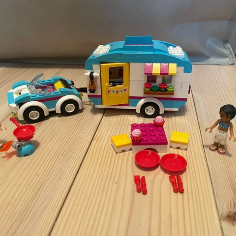 Lego Friends- Sommercampingbil