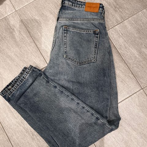 Momjeans fra Weekday W29 L30