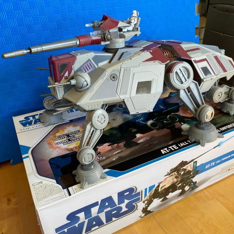 Star Wars - Clone Wars AT-TE (all terrain tactical enforcer) med original eske