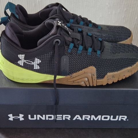 UNDER ARMOUR TRIBASE REIGN 6 Størrelse 45