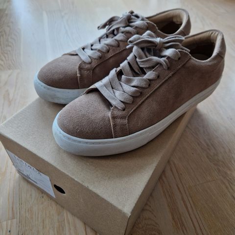 Les Deux Theodor Suede Sneaker