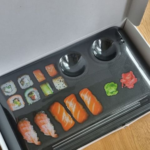 2 x sushi tallerken