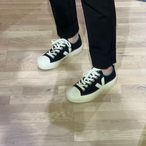 Veja/svart-beige