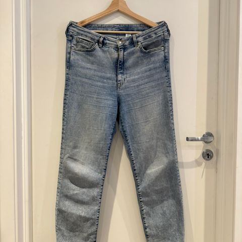 Lyseblå jeans fra H&M