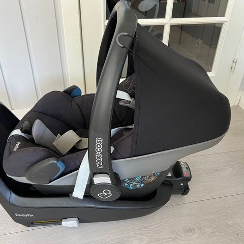 Maxi-Cosi babybilstol med base