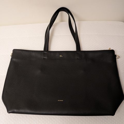 Cuyana Small Easy Zipper Tote m/ innlegg.