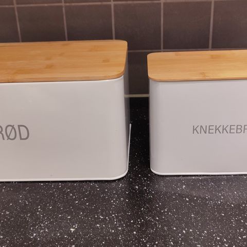 Brødboks og knekkebrødboks fra Kremmerhuset