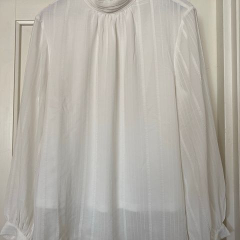 Nydelig hvit bluse fra Fransa str XL
