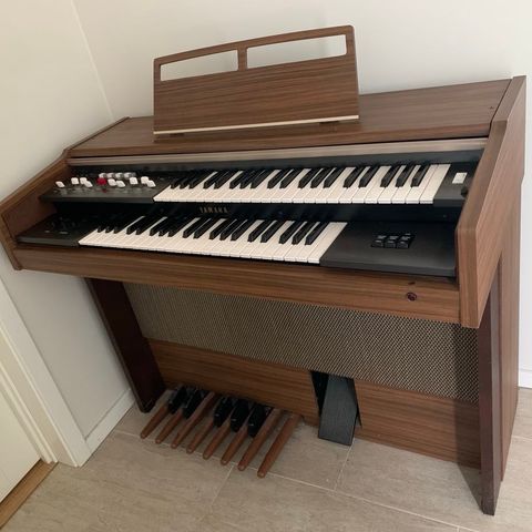 Fint Yamaha-orgel gis bort!