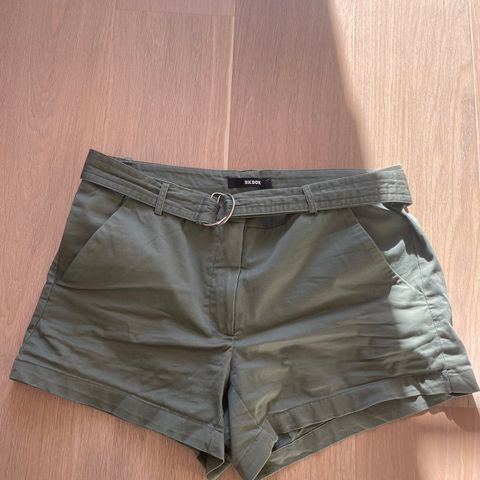 Grønn shorts