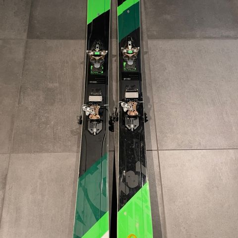 Toppturski / 181 Volkl 100Eight + Dynafit radical/G3 skins