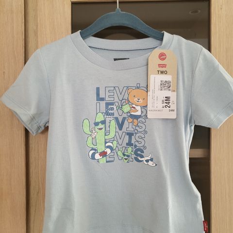 Ny t-skjorte fra LEVIS til barn/baby