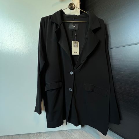 Ubrukt bikbok blazer strl. M