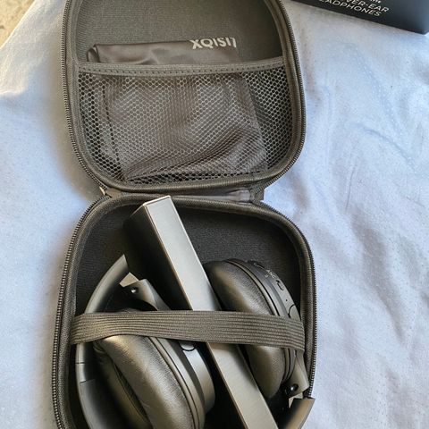 XQISIT ANC over-ear hodetelefoner