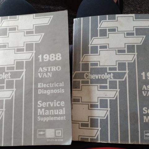 To repbøker 1988 Astro Van
