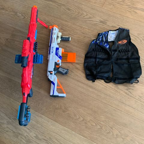 Nerf/X shot pistoler og en nerf vest