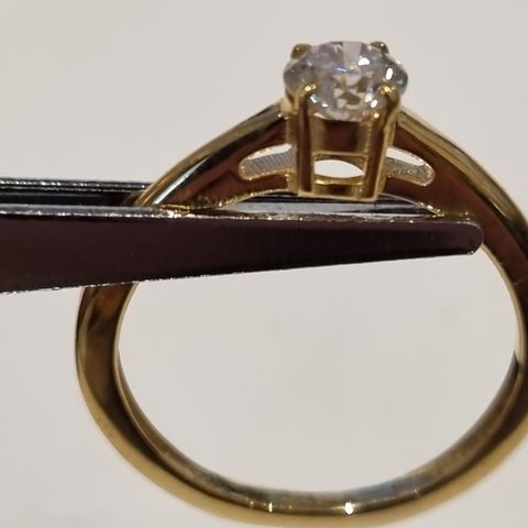 Forlovelsesring/frierring - 14K gult gull med 0,4ct diamant - med norsk takst