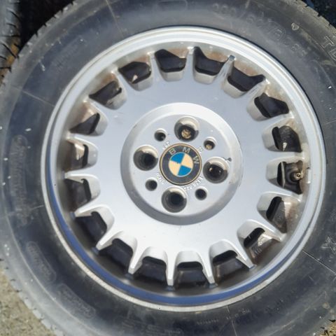 Bmw felg "bottlecaps" e30 gi bud