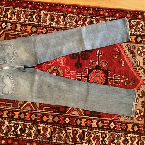 Levis 714 straight W 27/L 32