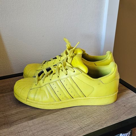 Adidas superstar str 37 1/3  Pharell Williams collab