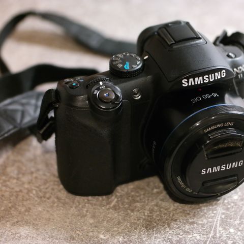 Samsung NX11 med 16-50mm OIS objektiv