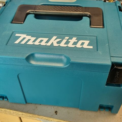 Makita batteri og lader boks