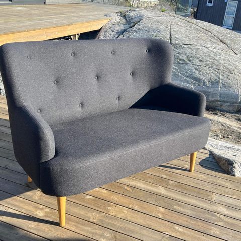 Sofa fra Habitat - høy rygg / kjøkken - nesten ny/lite brukt