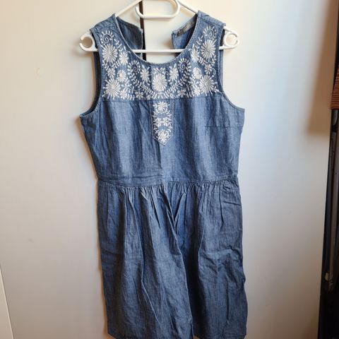 Sommer kjole fra Oasis. Størrelse 14.