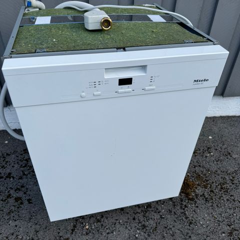 Miele 4935 SCU XXL (svært lite brukt, nypris 9,900kr)