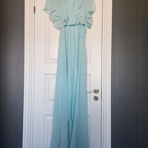 Lang lys turkis /blå kjole