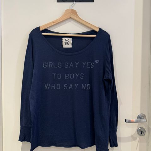 Blå genser fra Zoe Karssen