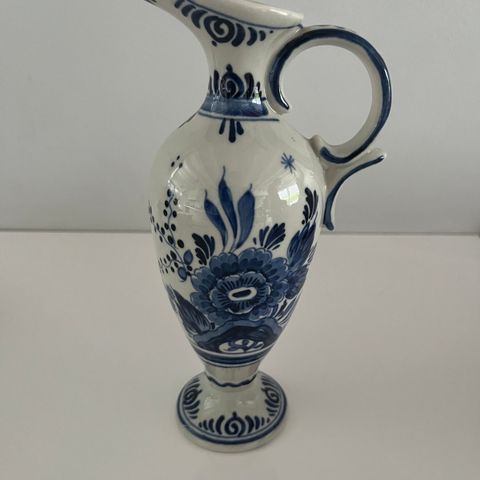 Håndmalt Delft mugge