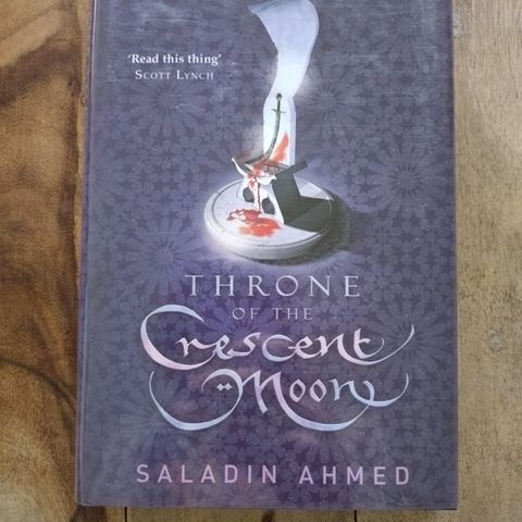 Throne of the Crescent moon signert og nummerert Saladin Ahmed
