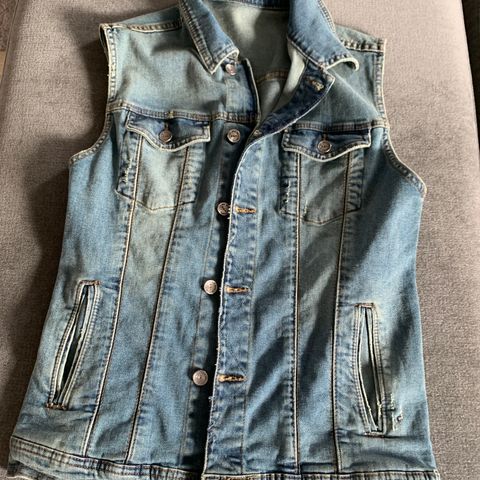 Denimvest, dongerivest. Zara man