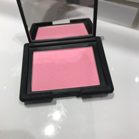 NARS blush i fargen thrill