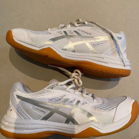 Asics Upcourt håndballsko/hallsko i str 33