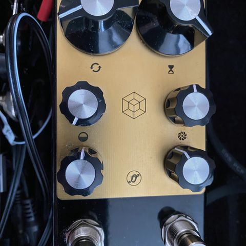 Fjord Fuzz Loke pedal selges