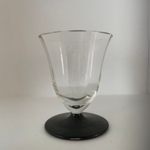 Mangler du et lite dramglass til samlingen din?