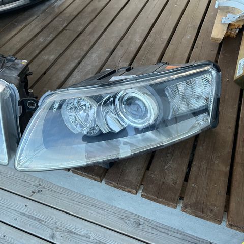 Frontlamper Audi A6 2006 modell