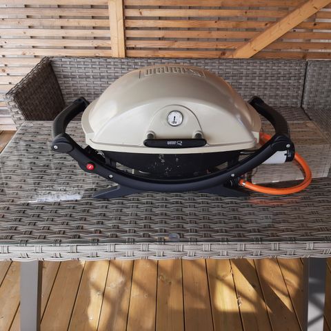 Selger brukt Weber grill