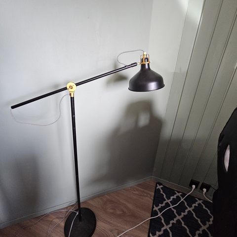 Flott lampe selges rimelig