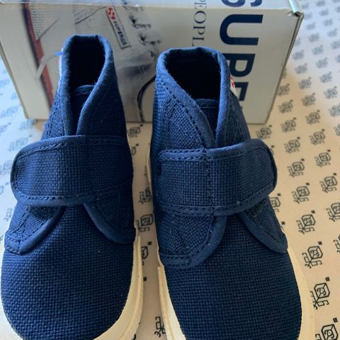 Superga sko til baby str 21